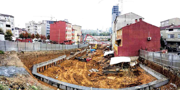 İSTANBUL İKİTELLİ'DE UNIFORM PLAZA İNŞAATIMIZ BAŞLADI.